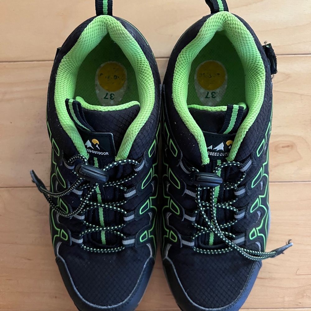 UOVO Waterproof Hiking Shoes in Black and Neon Green
